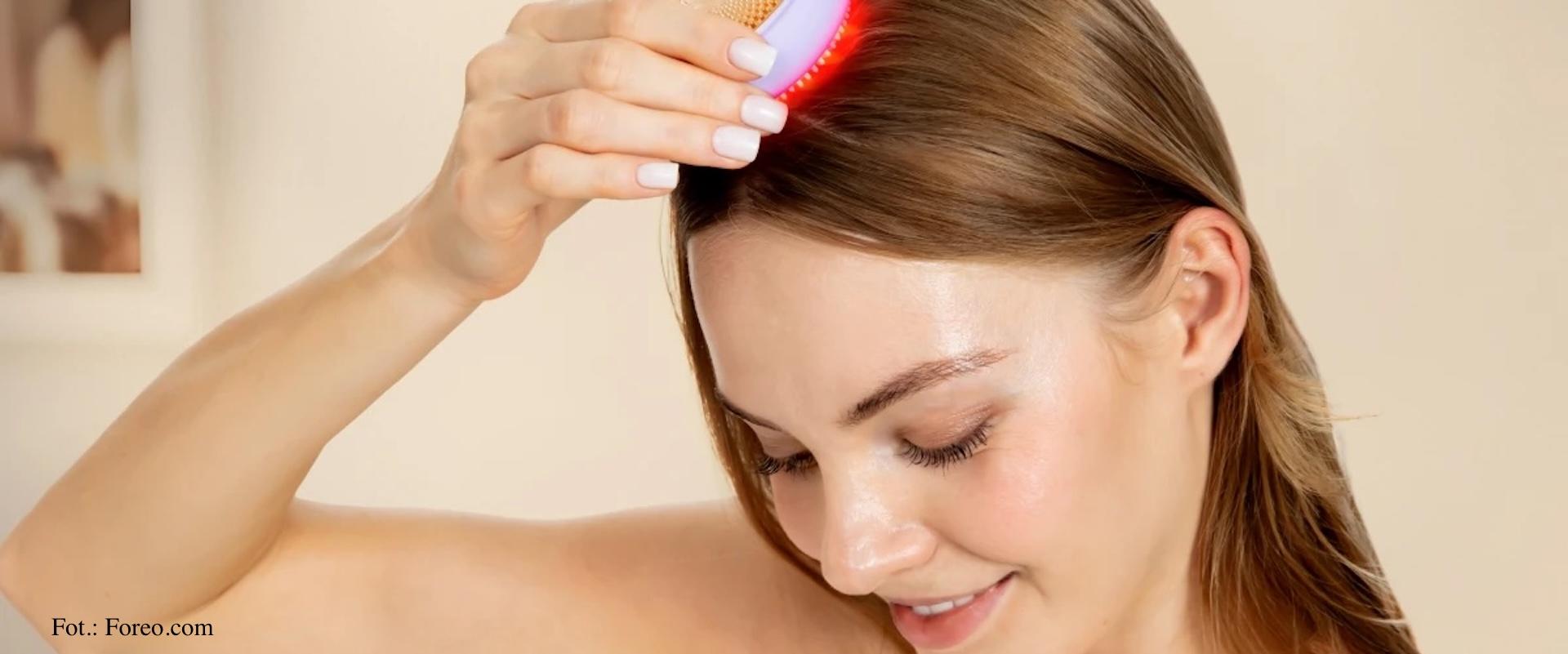 Jak poradzić sobie z wypadaniem włosów? Nowatorskie rozwiązanie marki Foreo